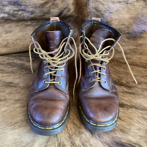 Vintage Dr. Martens Lug Sole Leather Boots Made In England - Picture 5 of 7